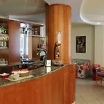Отель Ribot