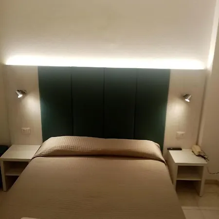 Otel Ribot 3*