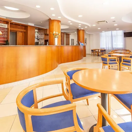 Otel Ribot 3*