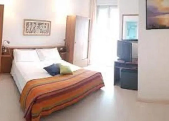 Ribot Hotel 3*