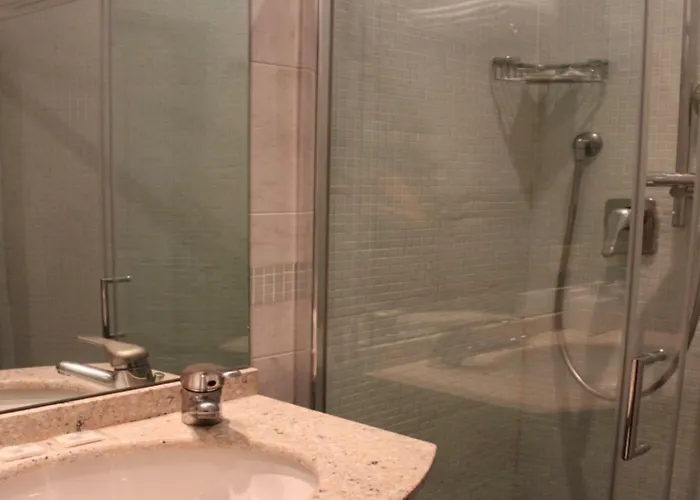 Ribot Hotel 3*